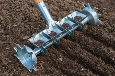 Watch a video about the Four-Row Pinpoint seeder